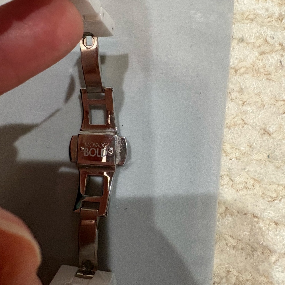 Like-new Movado Bold Evolution women’s ceramic watch. Worn twice looks new! - Picture 5 of 12